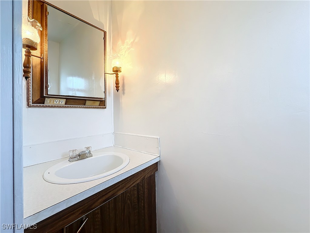 2 Bed ManufacturedHome for Sale in Mobile Manor, FL, $75,000 — photo 32