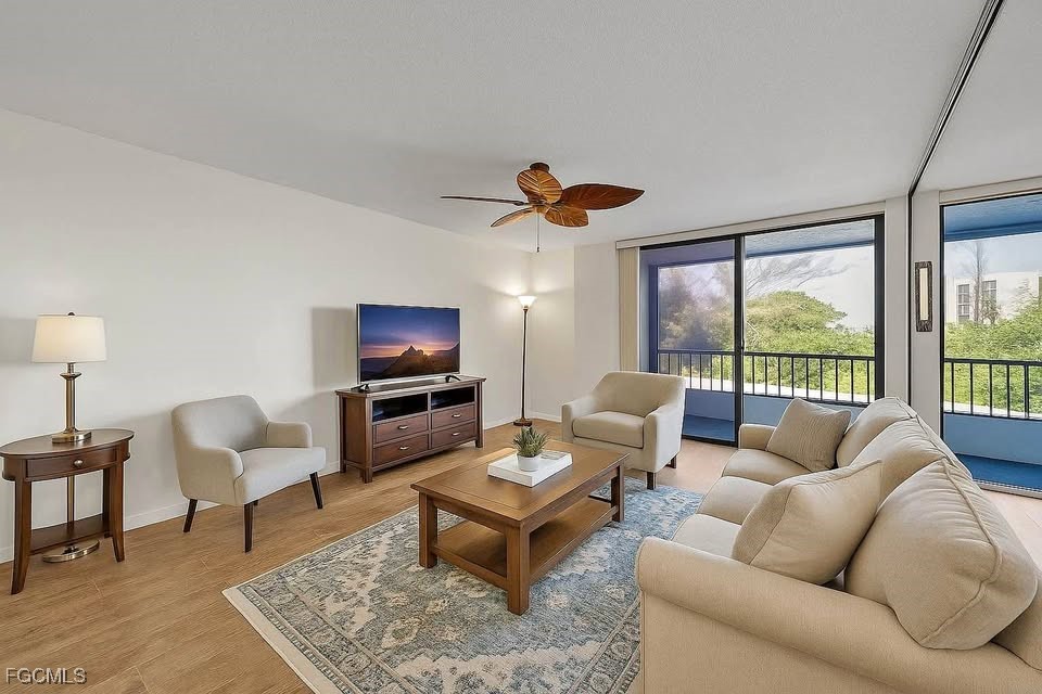 1 Bed Waterfront Home for Sale in Schooner Bay, photo 32