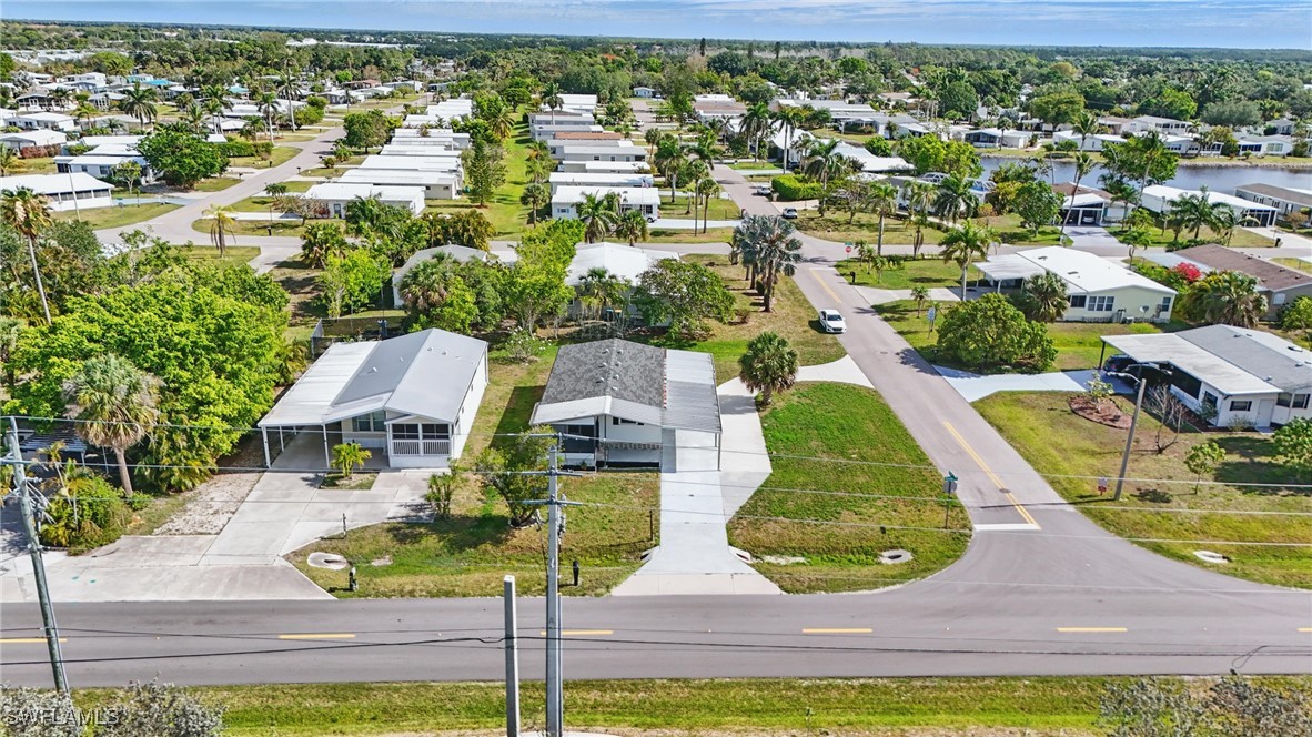 2 Bed ManufacturedHome for Sale in Naples, FL, $199,000 — photo 32