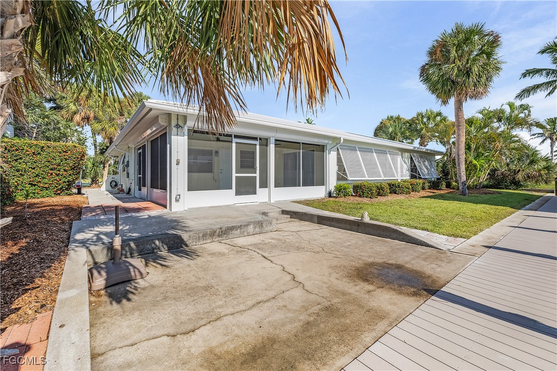 2 Bed Waterfront Home for Sale in Bokeelia, photo 32