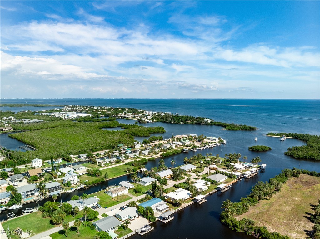 2 Bed Waterfront Home for Sale in Bokeelia, photo 32