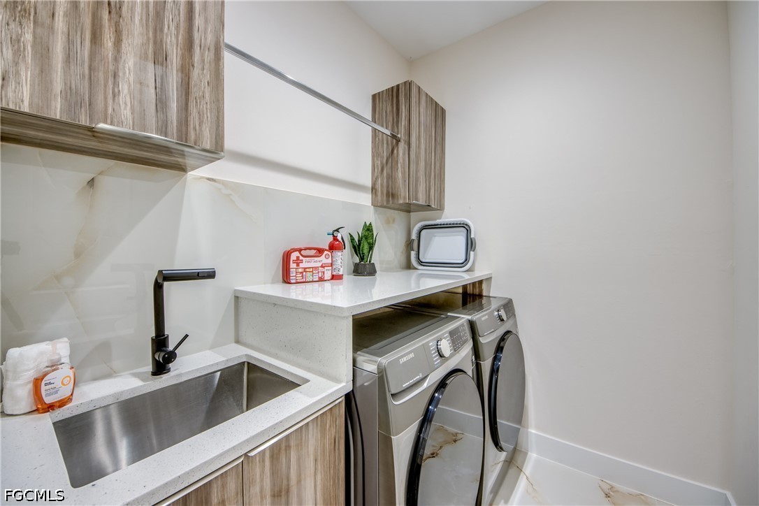 3 Bed Pool Home for Sale in Cape Coral, photo 32