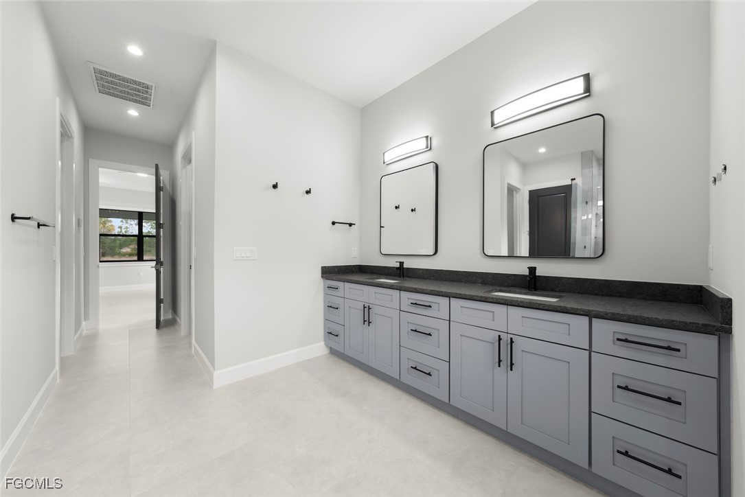4 Bed SingleFamilyResidence for Sale in Naples, photo 32