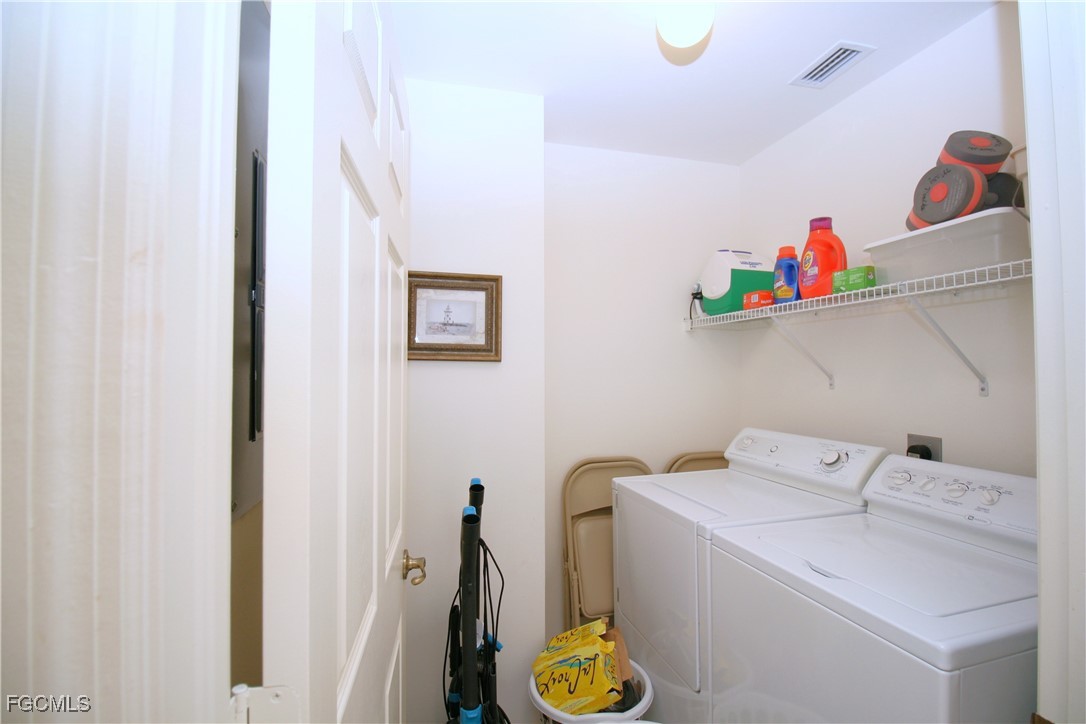 2 Bed Condominium for Sale in Fairway Villas, FL, $190,000 — photo 32