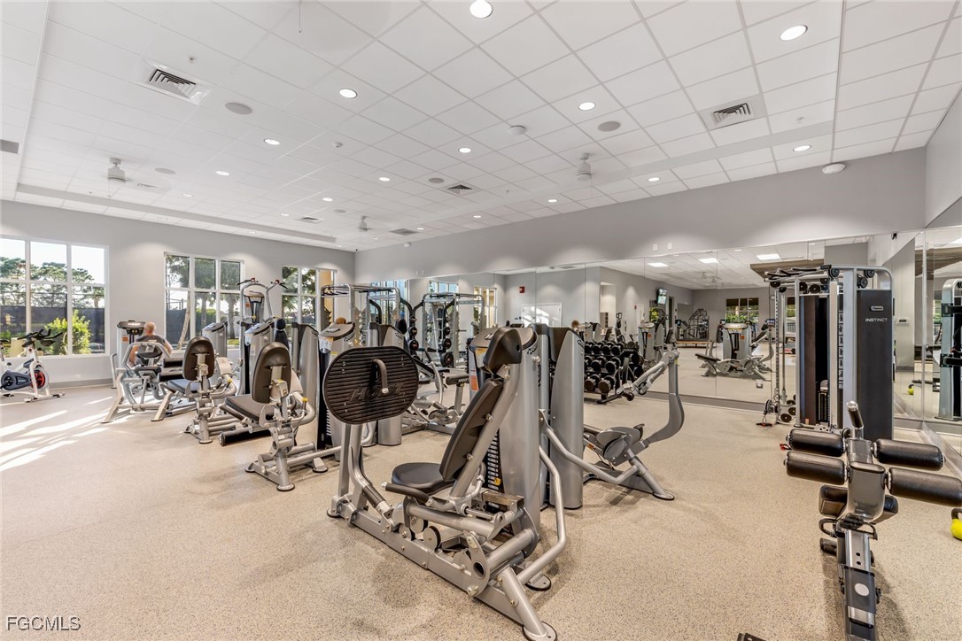 2 Bed SingleFamilyResidence for Sale in Somerset, FL — photo 32
