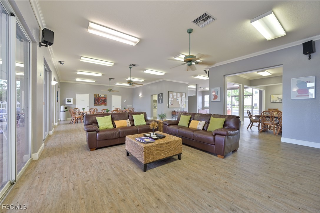 1 Bed Waterfront Home for Sale in Fort Myers, photo 32