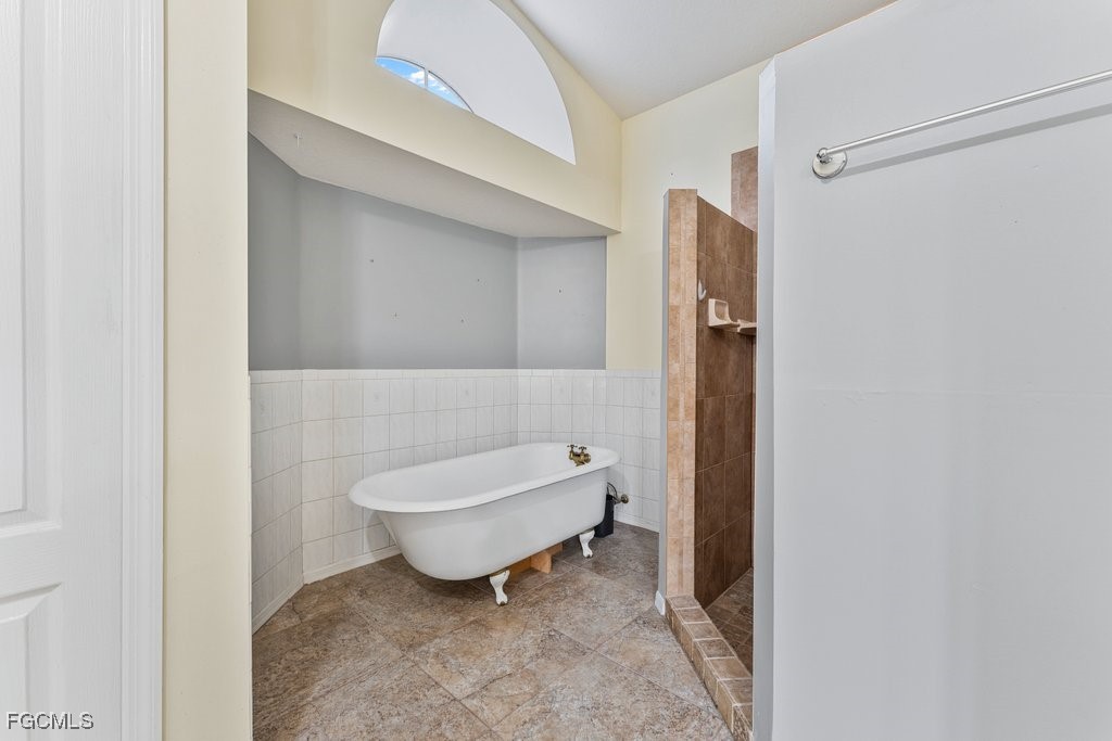 3 Bed SingleFamilyResidence for Sale in North Fort Myers, photo 32