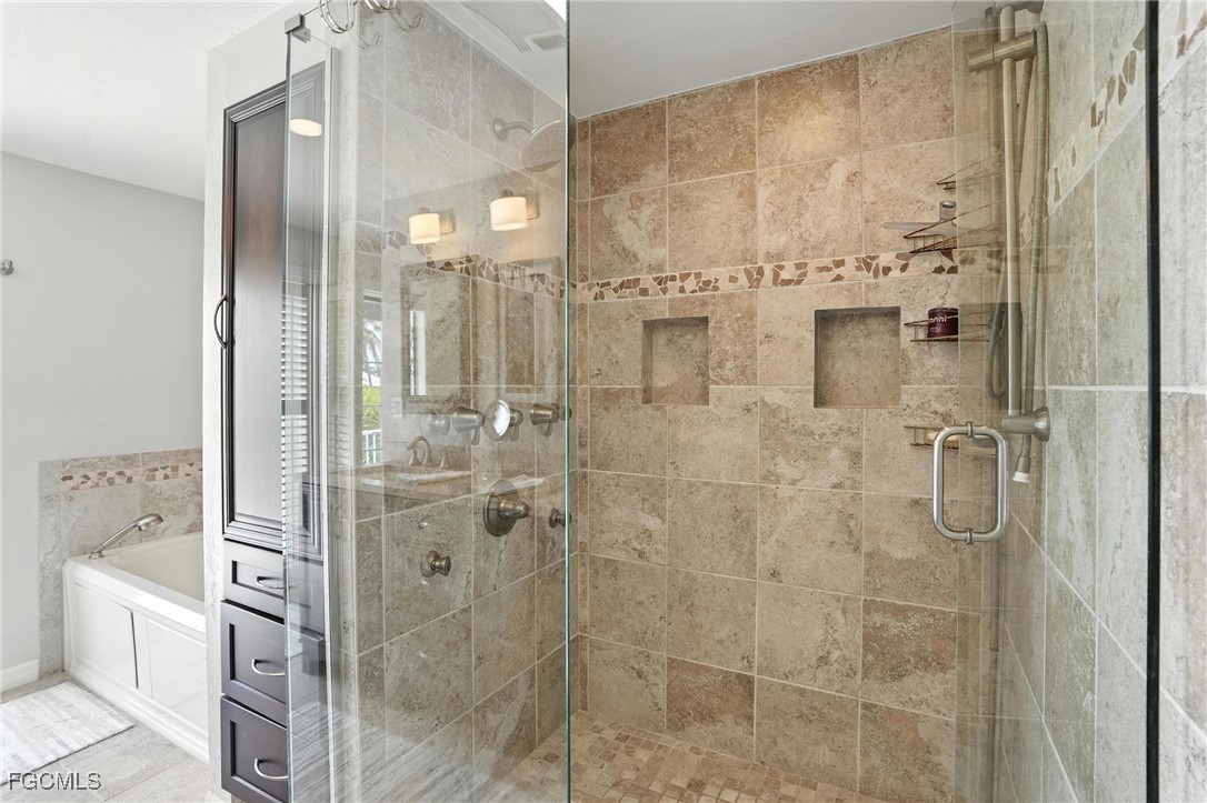 3 Bed Pool Home for Sale in Cape Coral, photo 32