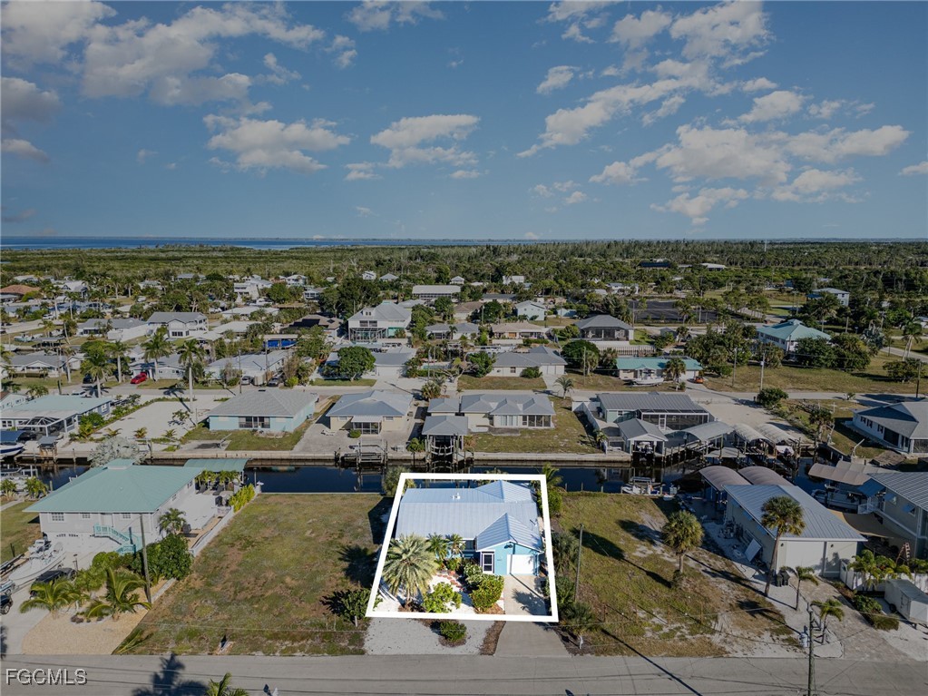 2 Bed Waterfront Home for Sale in Bokeelia, photo 32