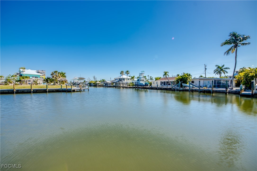 1 Bed Waterfront Home for Sale in Bayview Acres, FL — photo 32