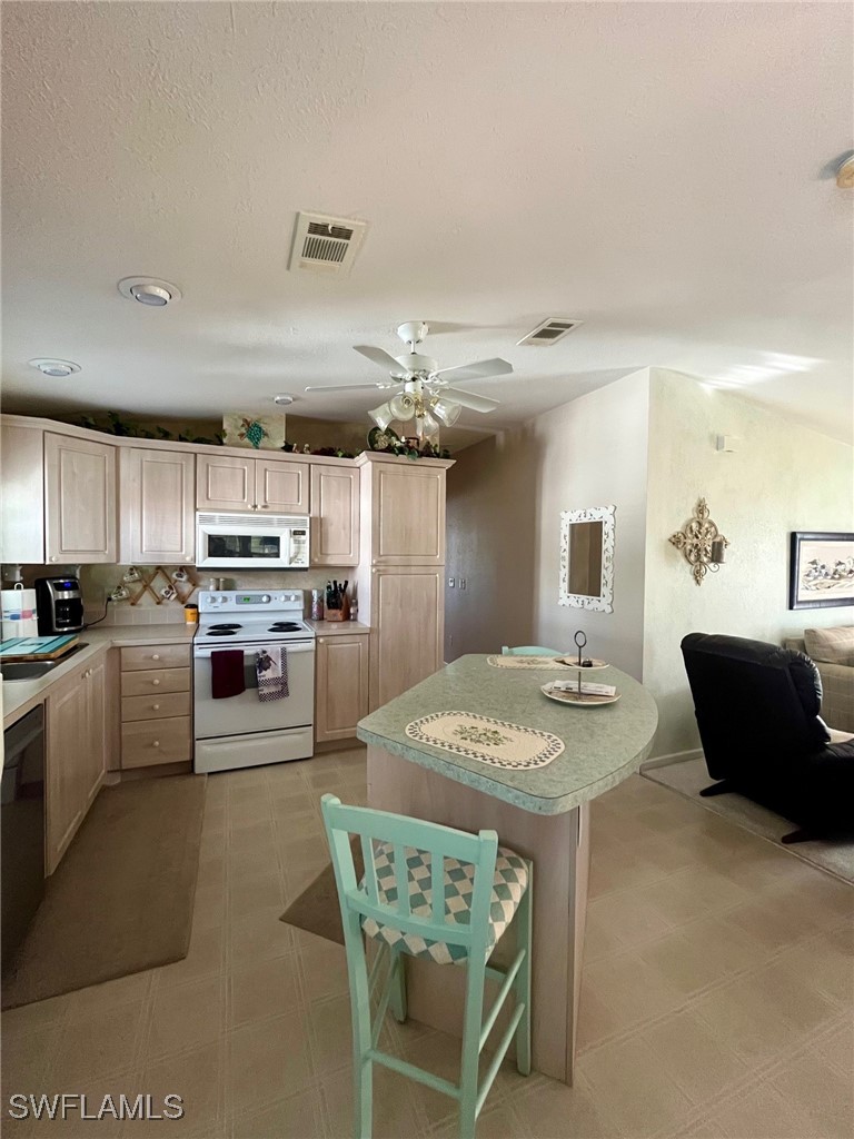 2 Bed SingleFamilyResidence for Sale in Naples, FL, $289,900 — photo 32