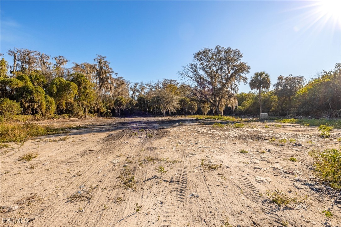 3 Bed SingleFamilyResidence for Sale in Clewiston, FL — photo 32