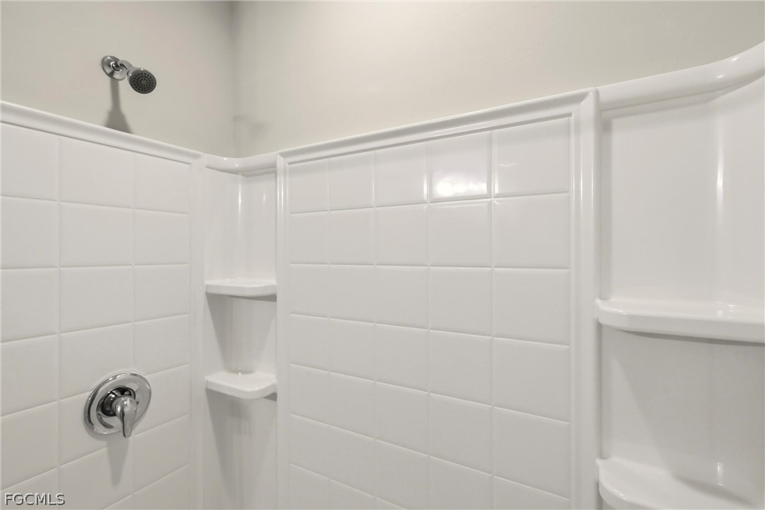 3 Bed SingleFamilyResidence for Sale in Deep Creek, FL — photo 32