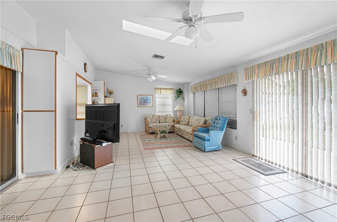 3 Bed SingleFamilyResidence for Sale in Lehigh Acres, photo 32