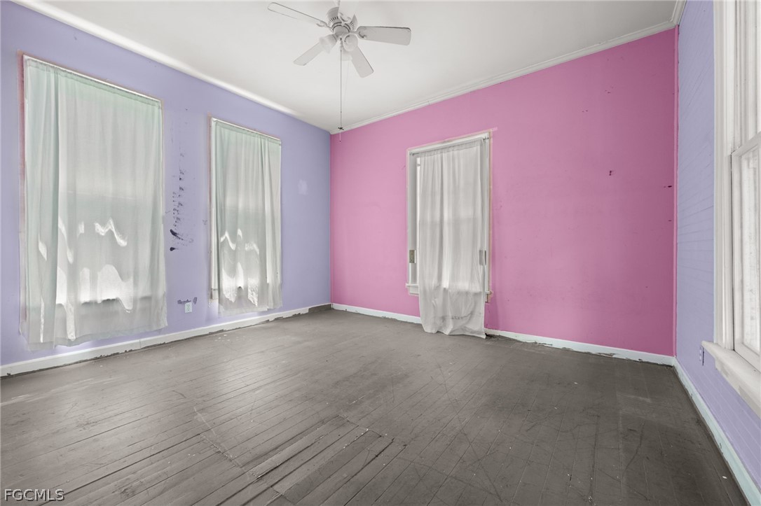 3 Bed SingleFamilyResidence for Sale in Bayshore Park, FL — photo 32