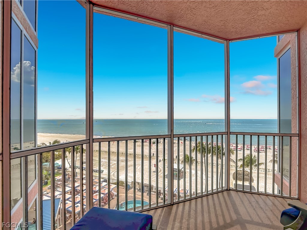 1 Bed Waterfront Home for Sale in White Sand Villas, photo 32