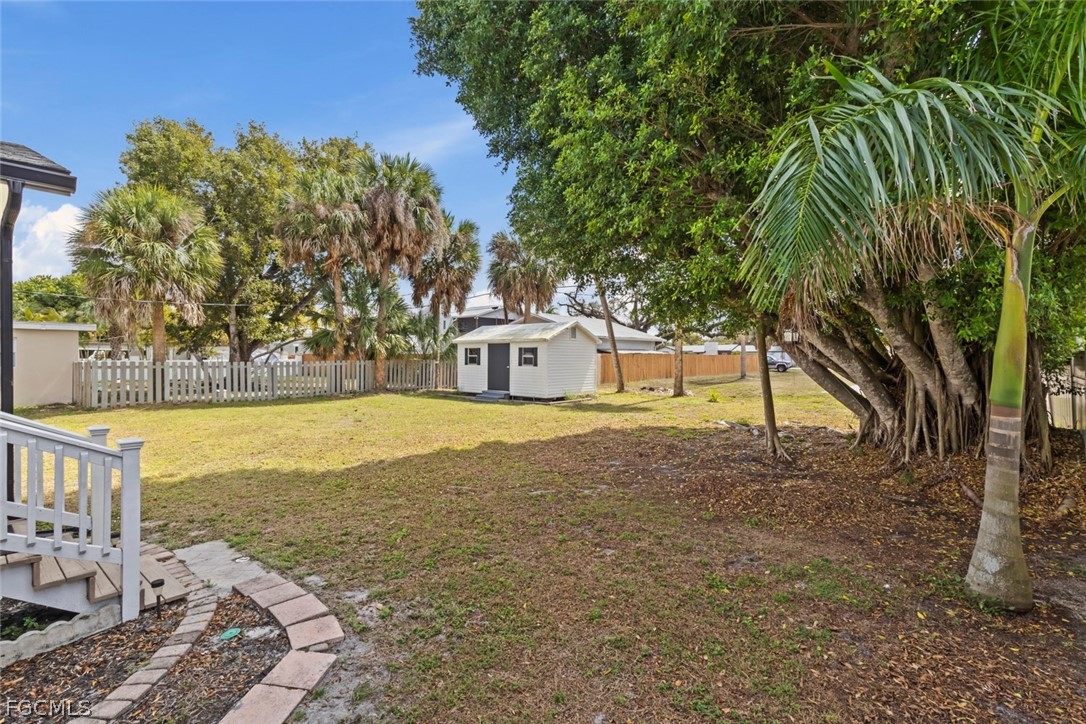 3 Bed SingleFamilyResidence for Sale in Metes And Bounds, FL — photo 32