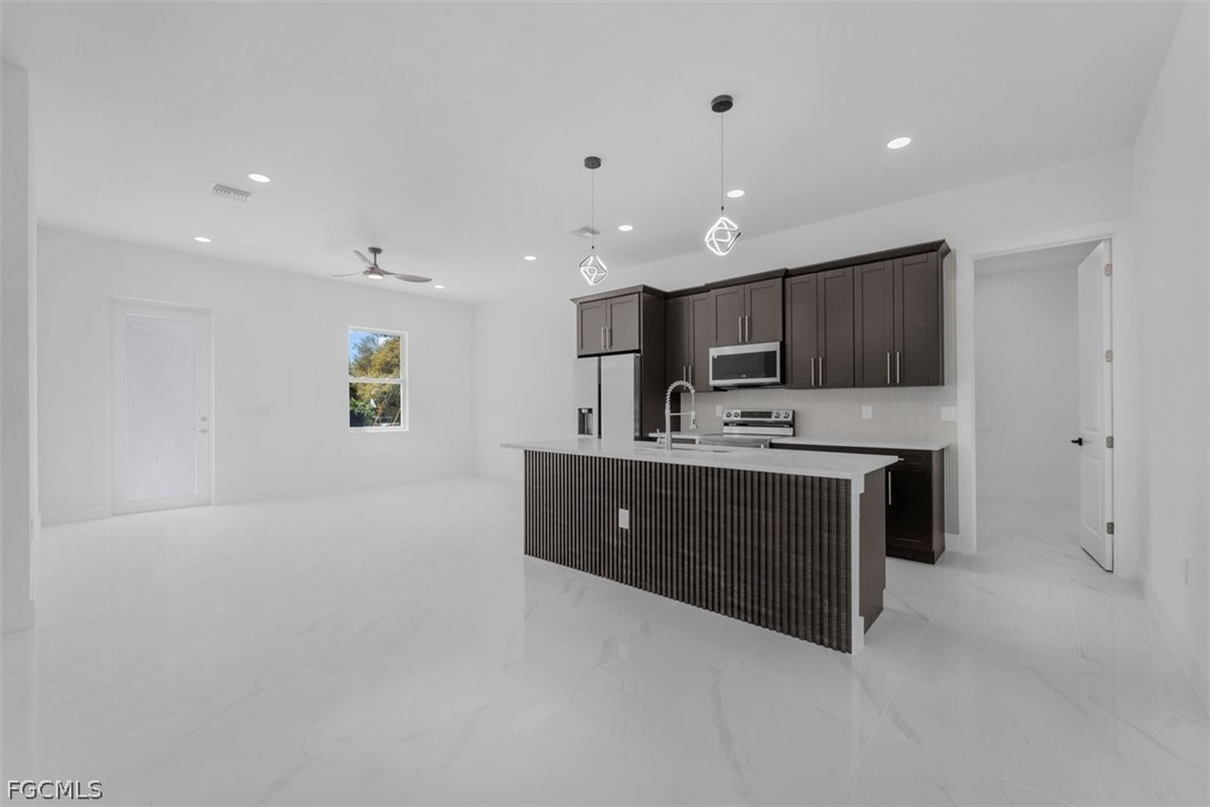 3 Bed SingleFamilyResidence for Sale in Lehigh Acres, photo 32
