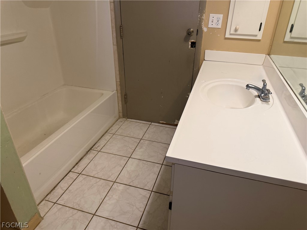 3 Bed SingleFamilyResidence for Sale in Lehigh Acres, photo 32