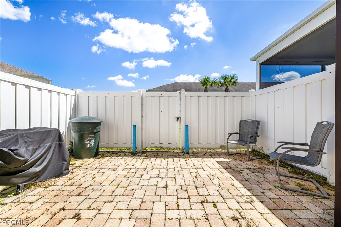 2 Bed Townhouse for Sale in Fort Myers, photo 32