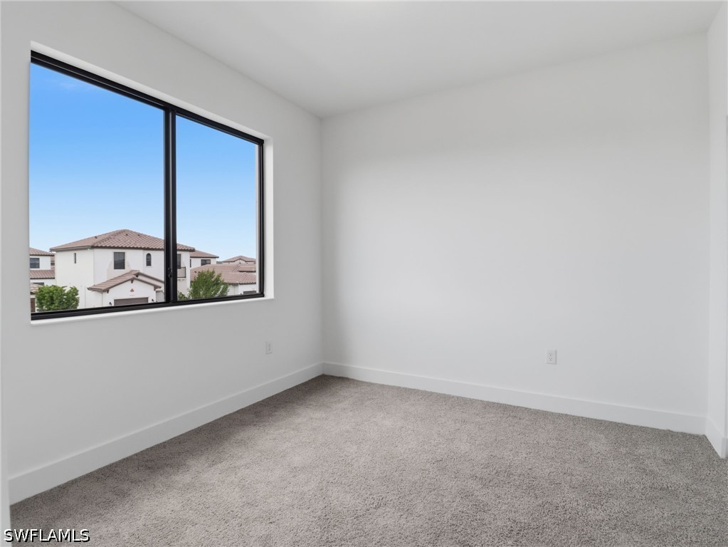 3 Bed SingleFamilyResidence for Sale in Silverwood, FL — photo 32