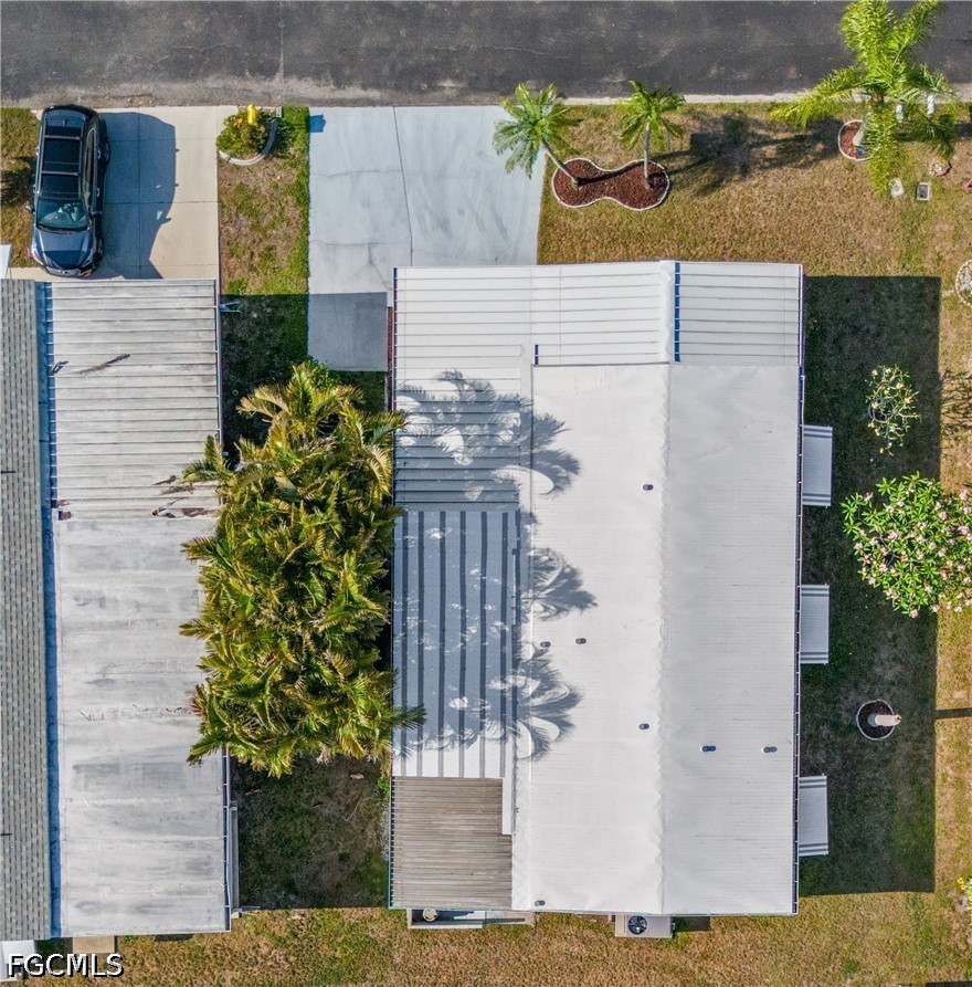 2 Bed ManufacturedHome for Sale in North Fort Myers, FL — photo 32