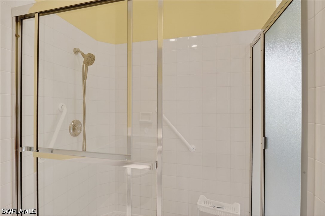 3 Bed Pool Home for Sale in Island Walk, photo 32