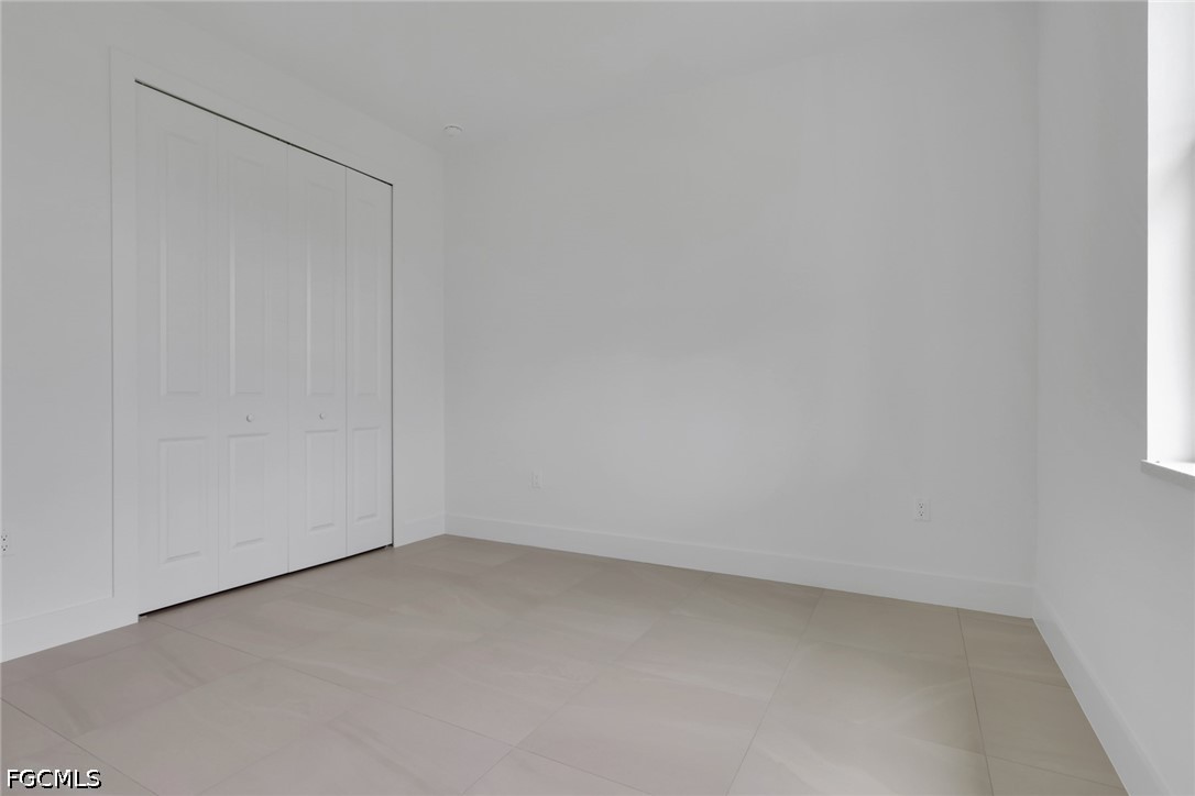 3 Bed SingleFamilyResidence for Sale in Cape Coral, photo 32