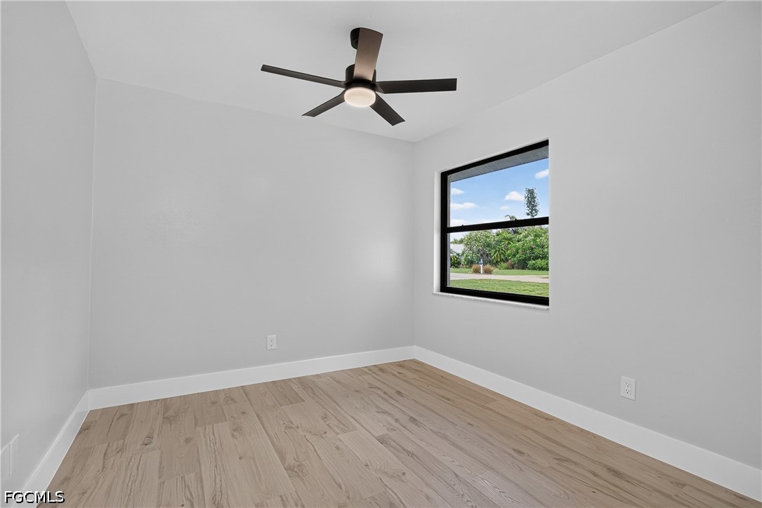 3 Bed SingleFamilyResidence for Sale in Cape Coral, photo 32
