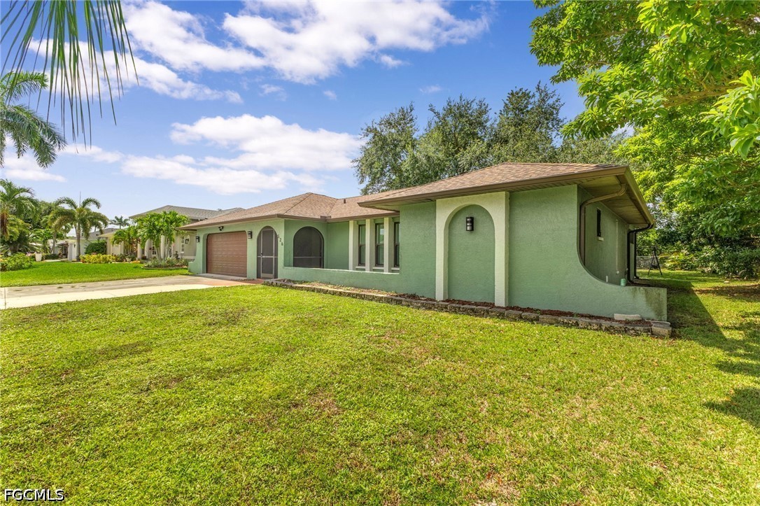 3 Bed SingleFamilyResidence for Sale in Cape Coral, photo 32