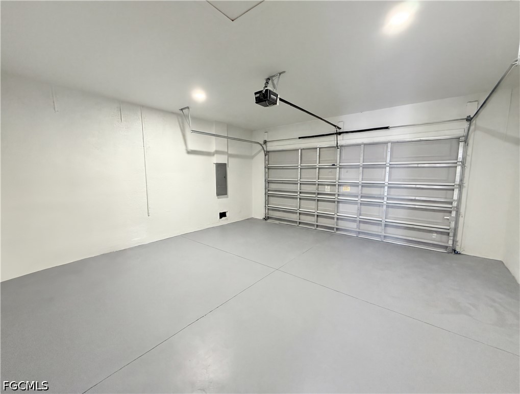 4 Bed SingleFamilyResidence for Sale in Cape Coral, photo 32