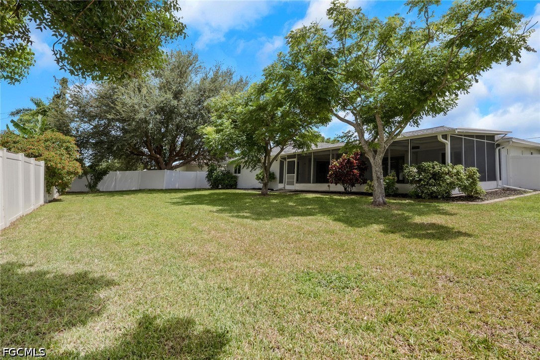 3 Bed SingleFamilyResidence for Sale in Cape Coral, photo 32