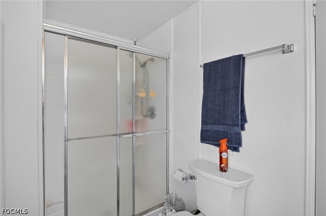 2 Bed ManufacturedHome for Sale in Old Bridge Village, FL — photo 32