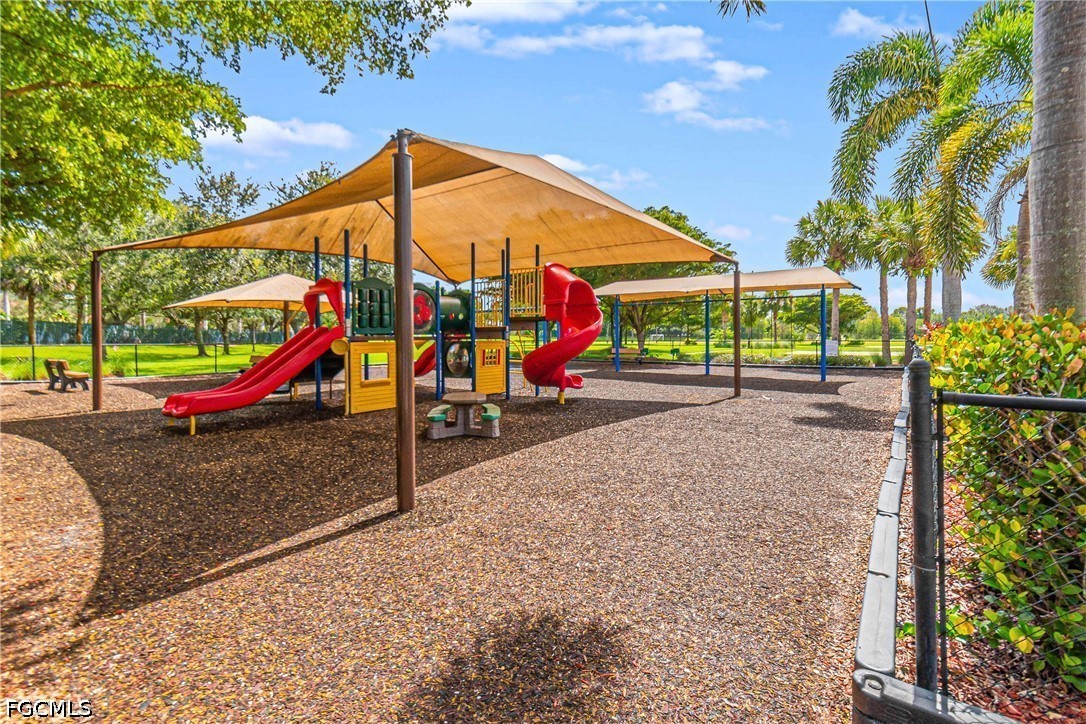 2 Bed SingleFamilyResidence for Sale in Stoneybrook, FL — photo 32