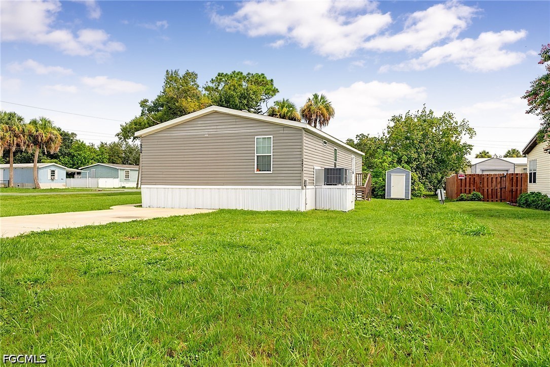 3 Bed ManufacturedHome for Sale in Springwood, FL, $160,000 — photo 32