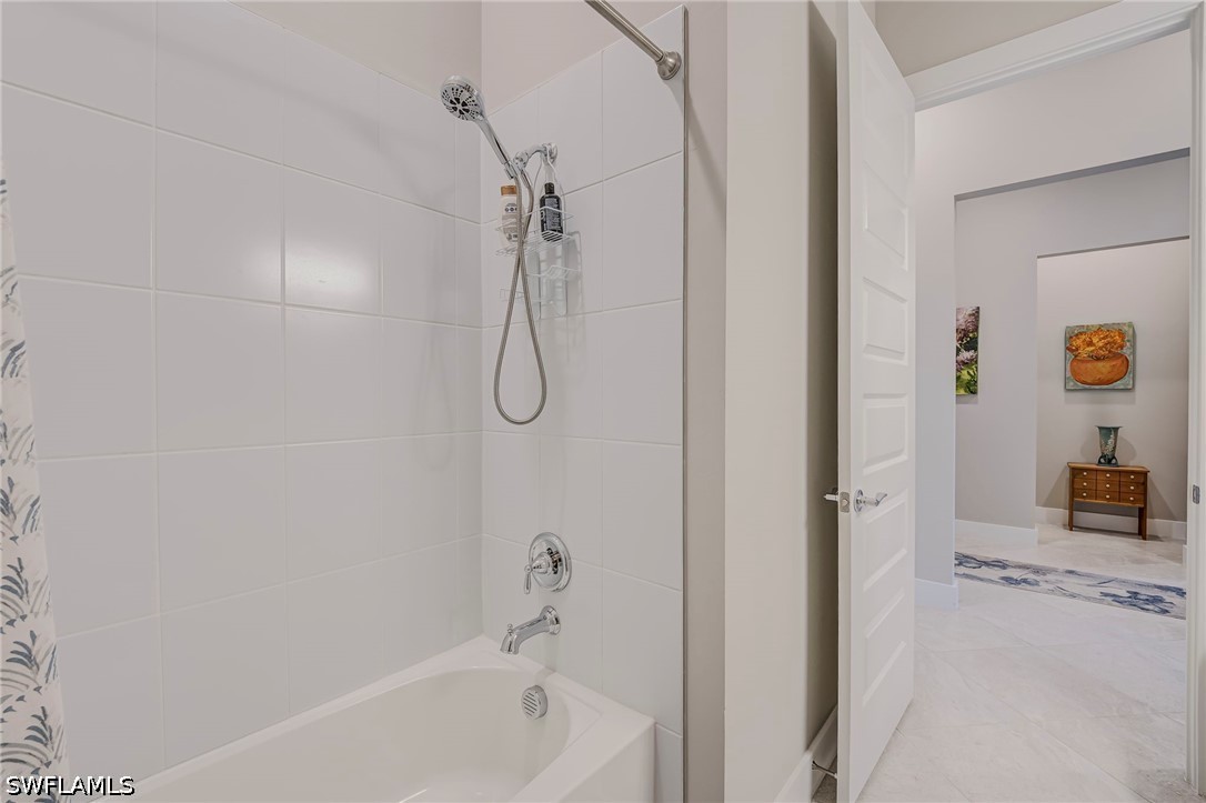 5 Bed SingleFamilyResidence for Sale in Avalon Park, FL — photo 32