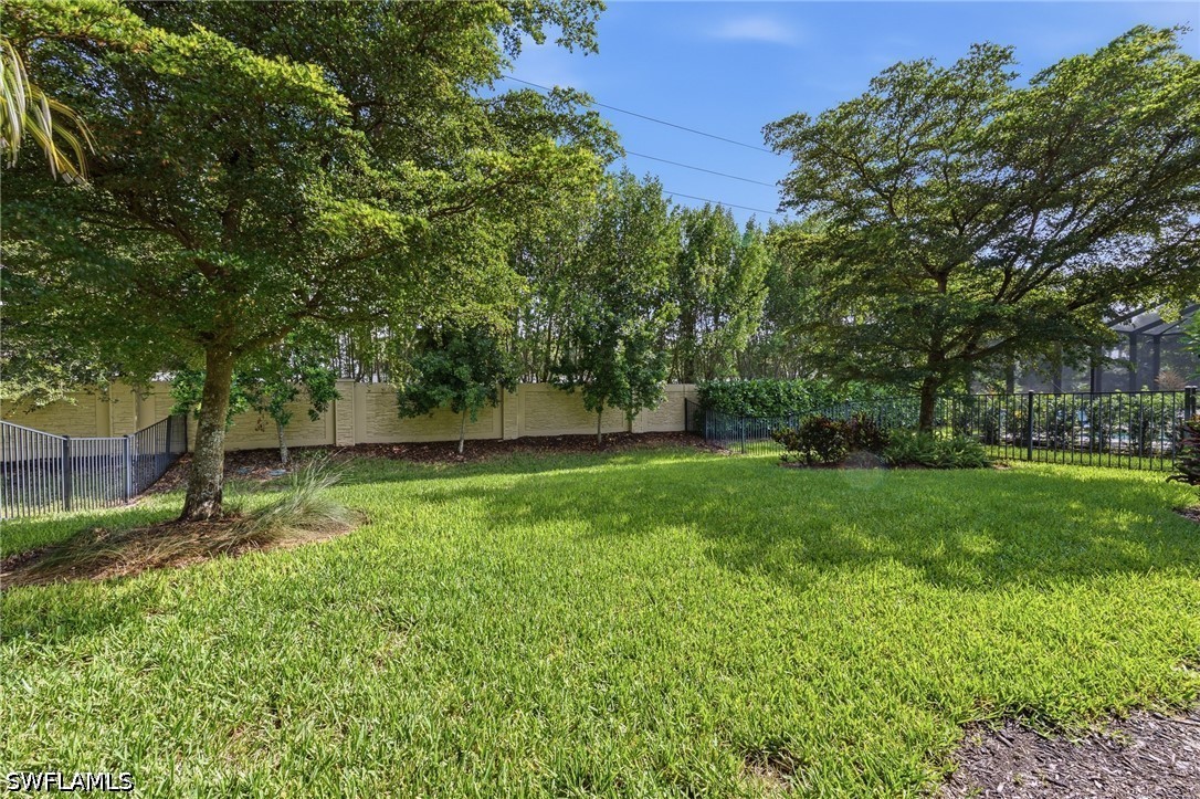3 Bed SingleFamilyResidence for Sale in Naples, FL, $650,000 — photo 32