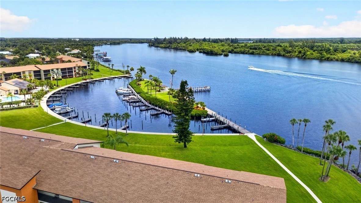 2 Bed Waterfront Home for Sale in North Fort Myers, photo 32