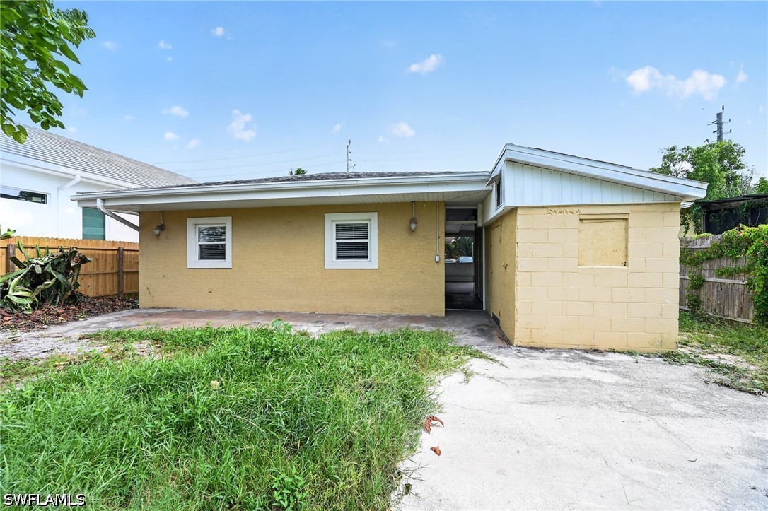 2 Bed SingleFamilyResidence for Sale in Naples, FL, $339,900 — photo 32