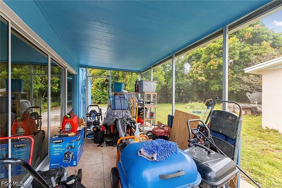 4 Bed SingleFamilyResidence for Sale in Rainbow Groves, photo 32