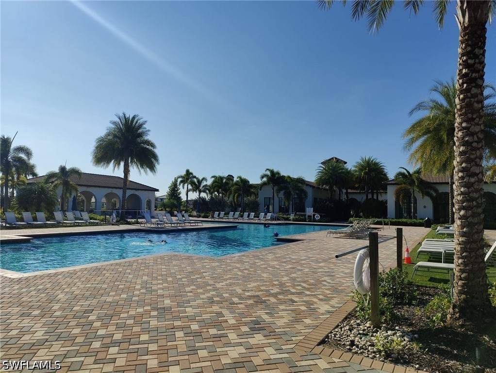 4 Bed SingleFamilyResidence for Sale in Maple Ridge, FL — photo 32