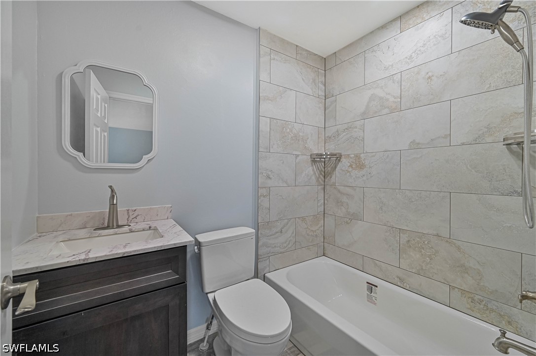 6 Bed Duplex for Sale in Siesta Pines, FL, $775,000 — photo 32