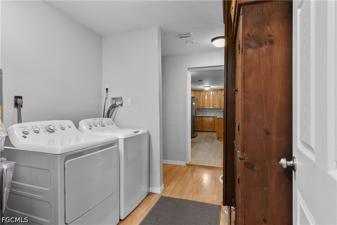 3 Bed Pool Home for Sale in Cape Coral, photo 32