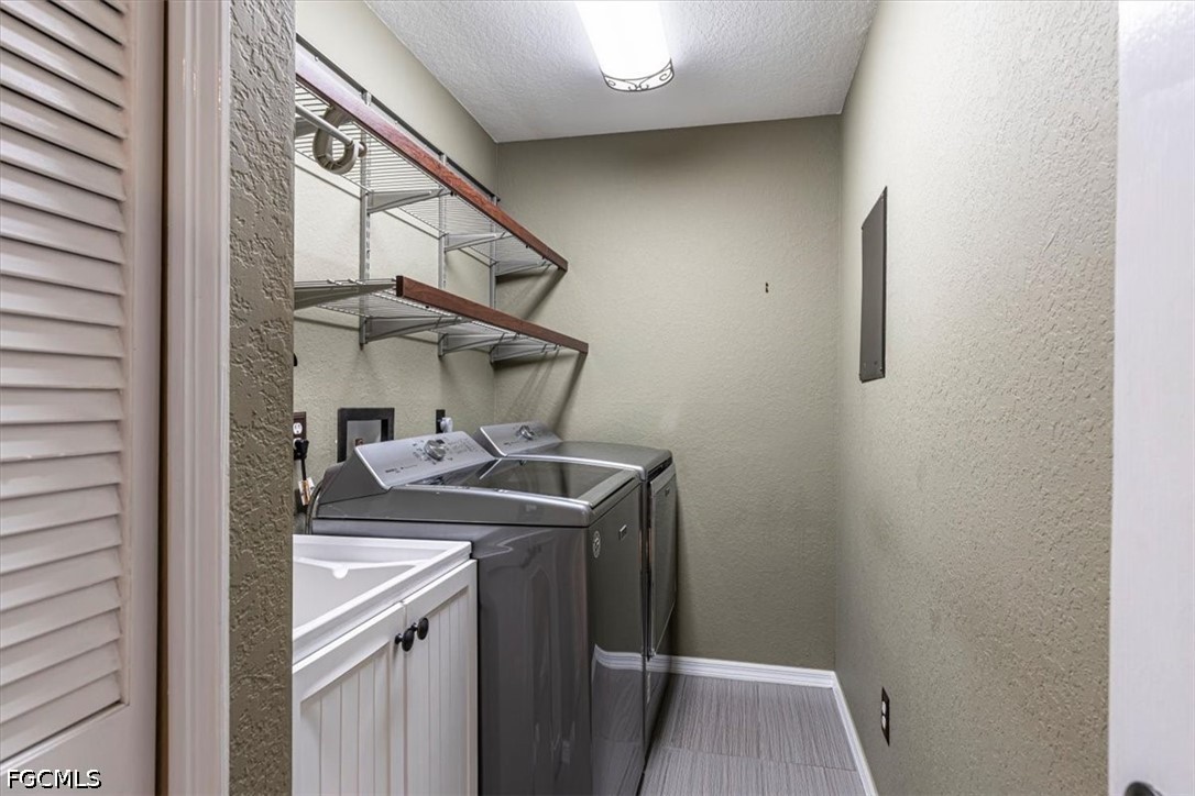 3 Bed Pool Home for Sale in Cape Coral, photo 32