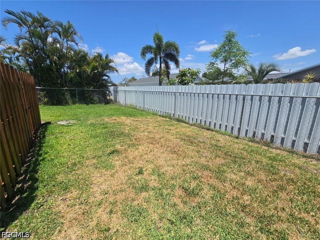 3 Bed SingleFamilyResidence for Sale in North Fort Myers, FL — photo 32