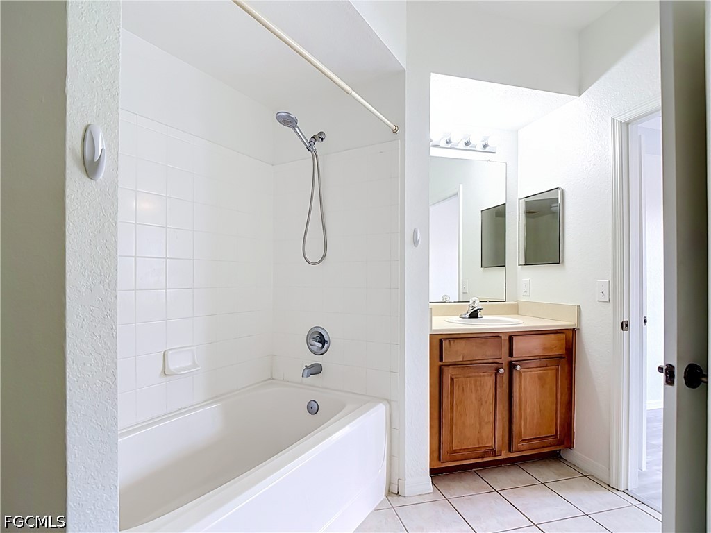 2 Bed Condominium for Sale in Fort Myers, photo 32