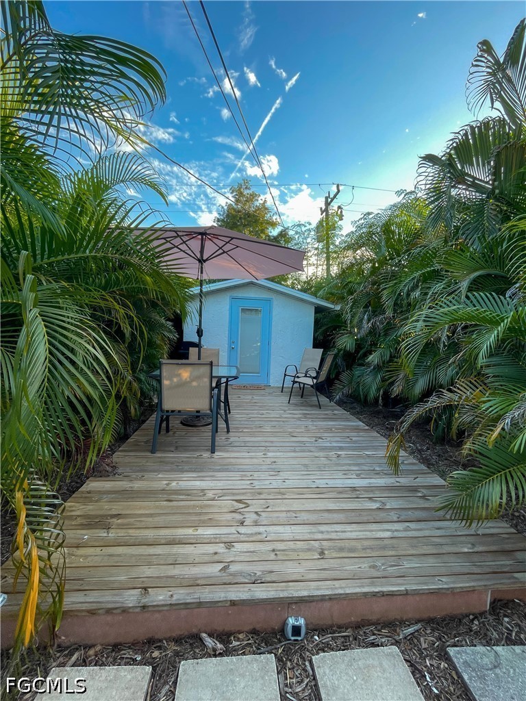 4 Bed Pool Home for Sale in Granada Terrace, photo 32