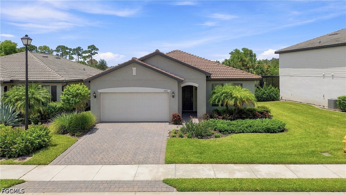 3 Bed Waterfront Home for Sale in Fort Myers, photo 32