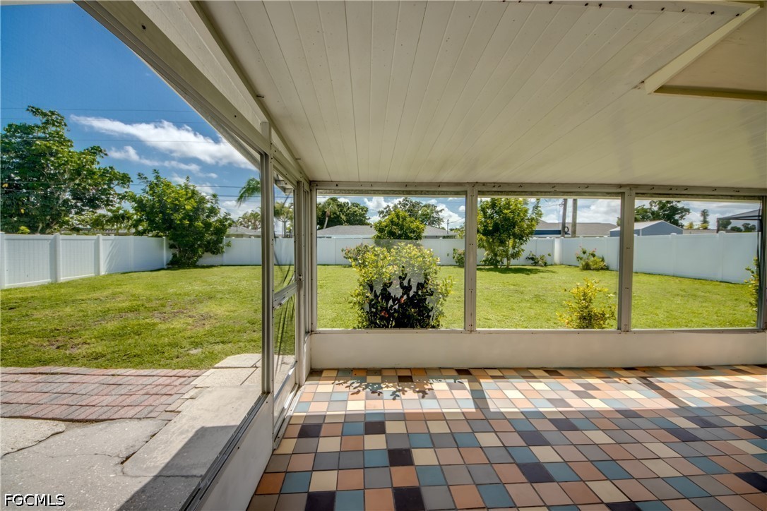 2 Bed SingleFamilyResidence for Sale in Cape Coral, photo 32