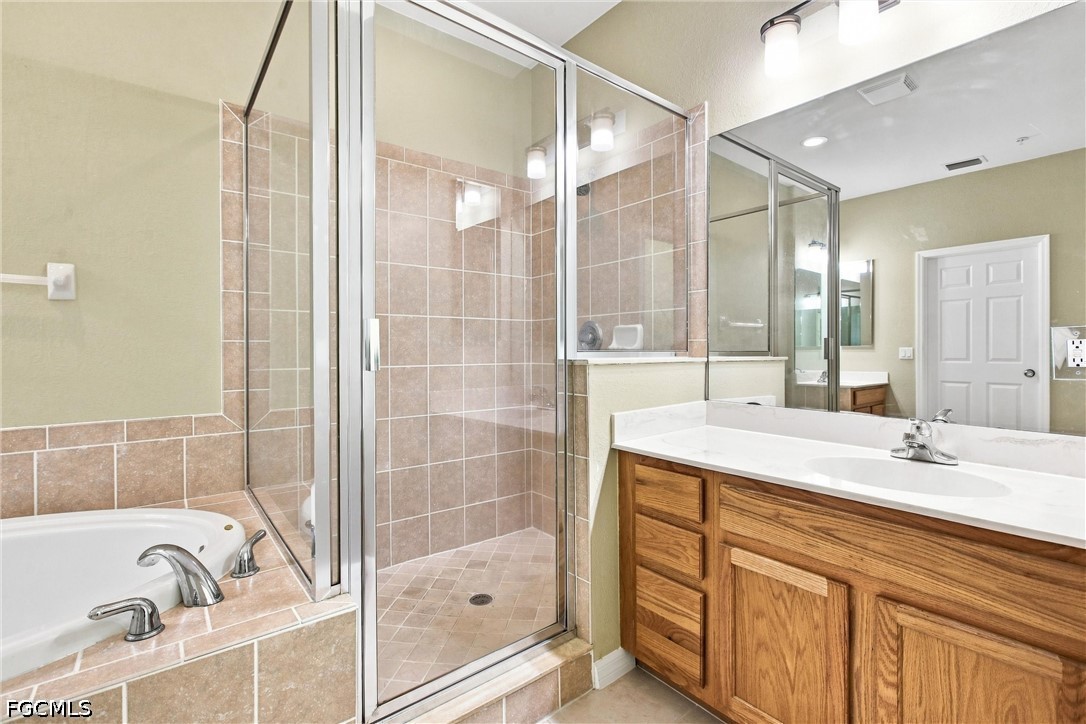 2 Bed Condominium for Sale in Calusa Palms, photo 32